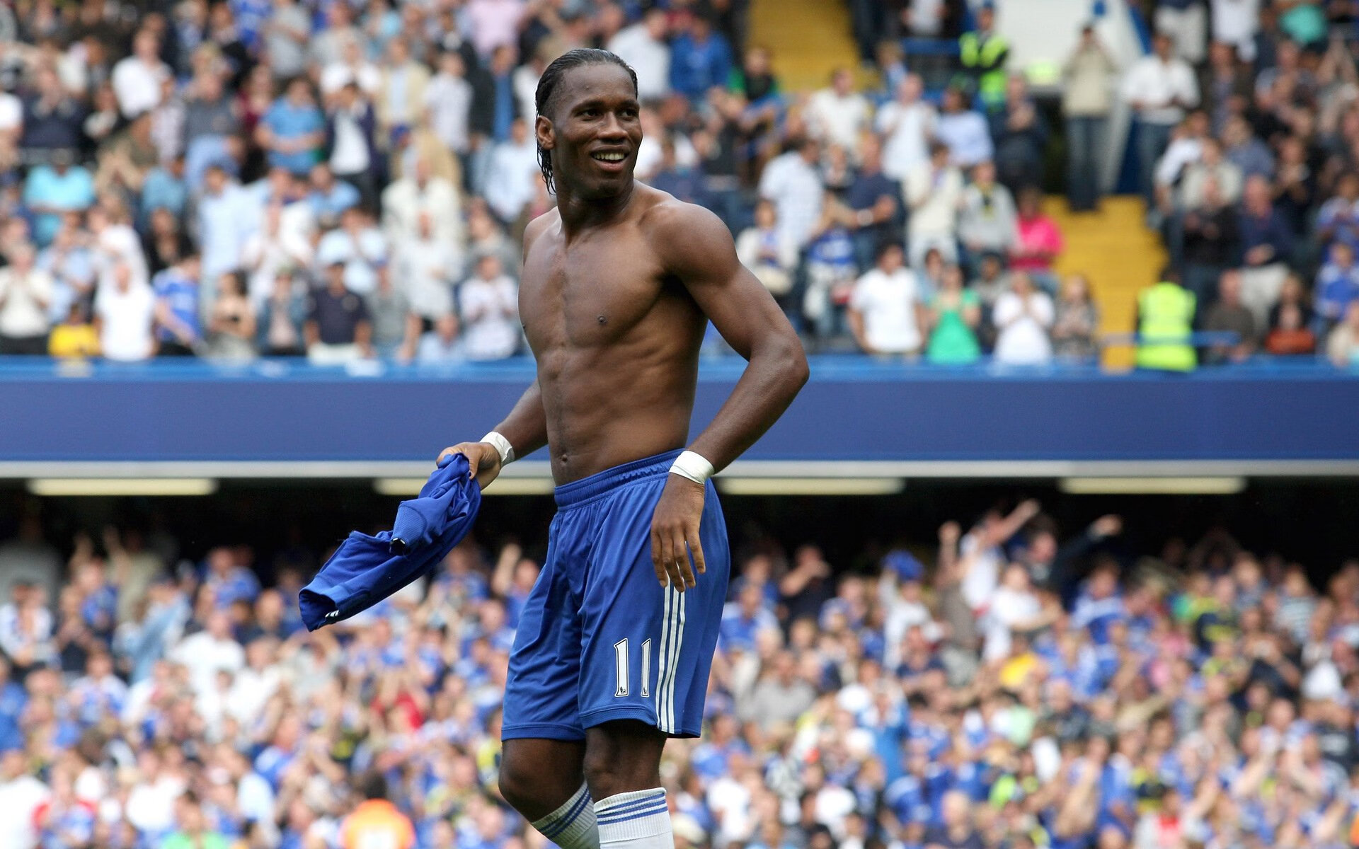 西甲泳坛秀,足球+多元化运动融合发展,西甲一号 游泳健身